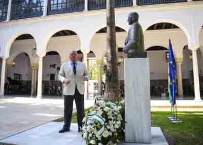Ofrenda floral de la Fundaci�n Blas Infante  
