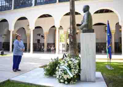 Ofrenda floral del Consejo Consultivo de Andaluc�a  