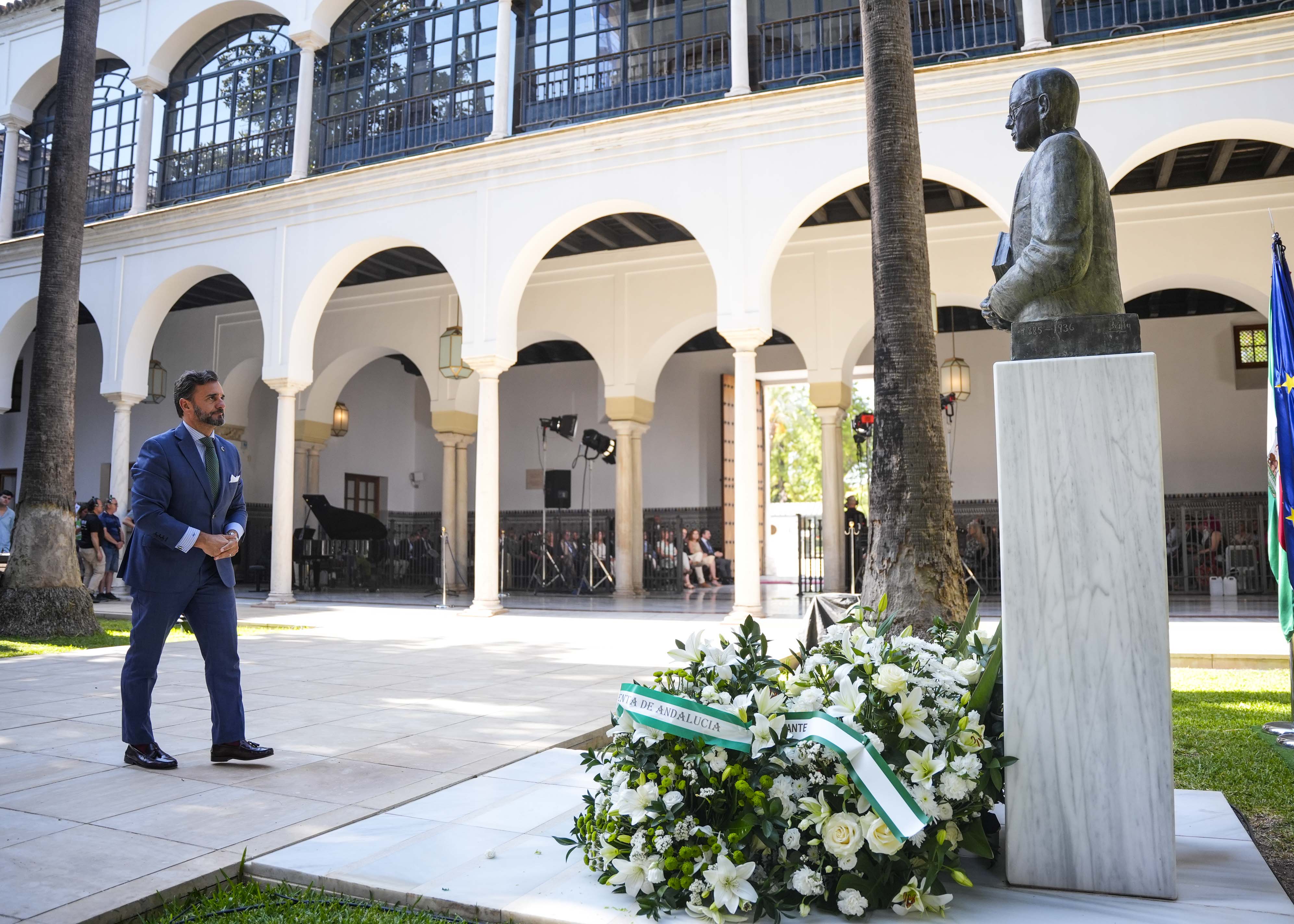  Ofrenda floral de la C�mara de Cuentas de Andaluc�a 