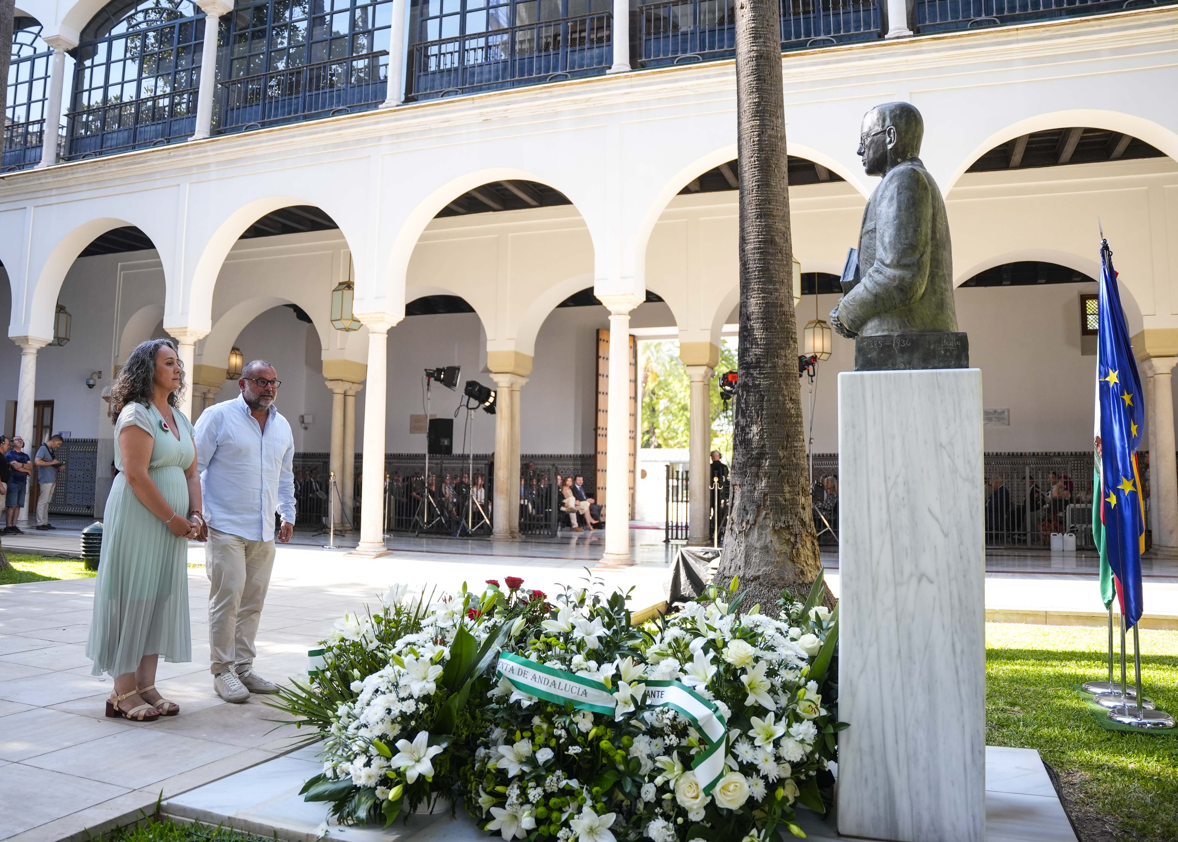 Ofrenda floral del Grupo Por Andaluc�a  
