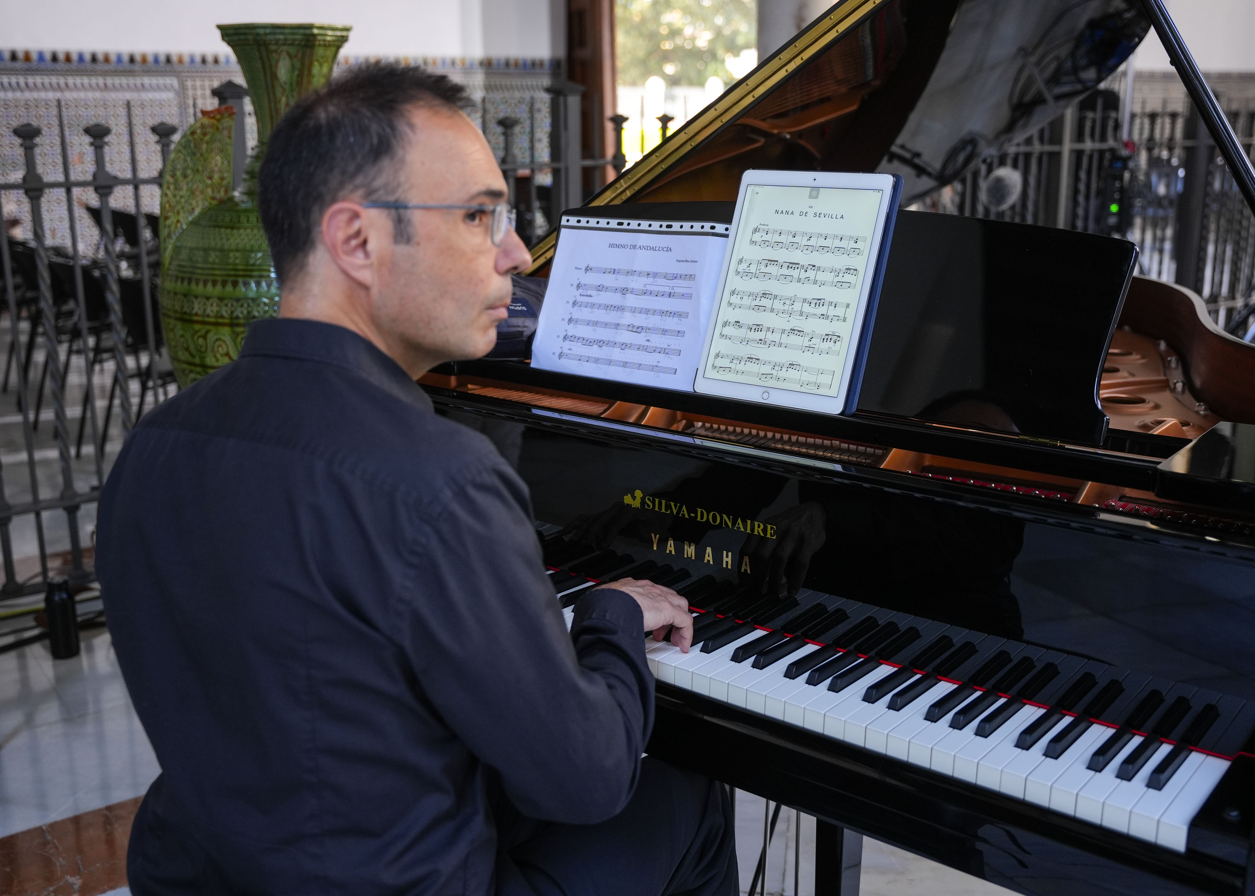 V�ctor L�pez, del d�o Soprano-Piano "Contabile" 