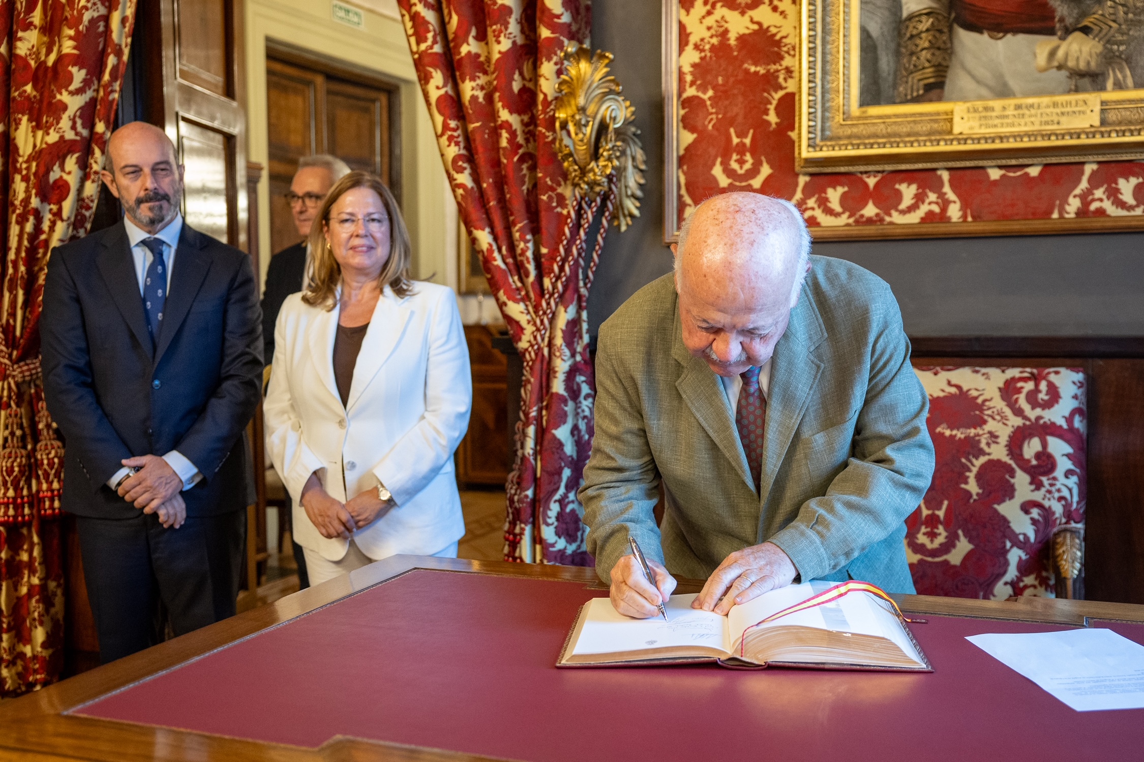  El presidente del Parlamento de Andaluc�a en el Senado durante la COREPA