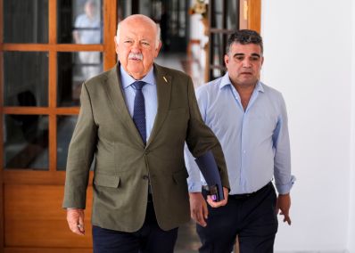  Jes�s Aguirre a su llegada para presidir la Comisi�n de Nombramientos