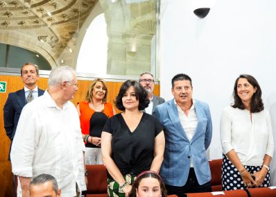  Algunos de los senadores auton�micos designados en la tribuna de invitados