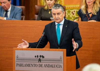  Antonio Sanz comparece para informar sobre el incendio en Los Gallardos