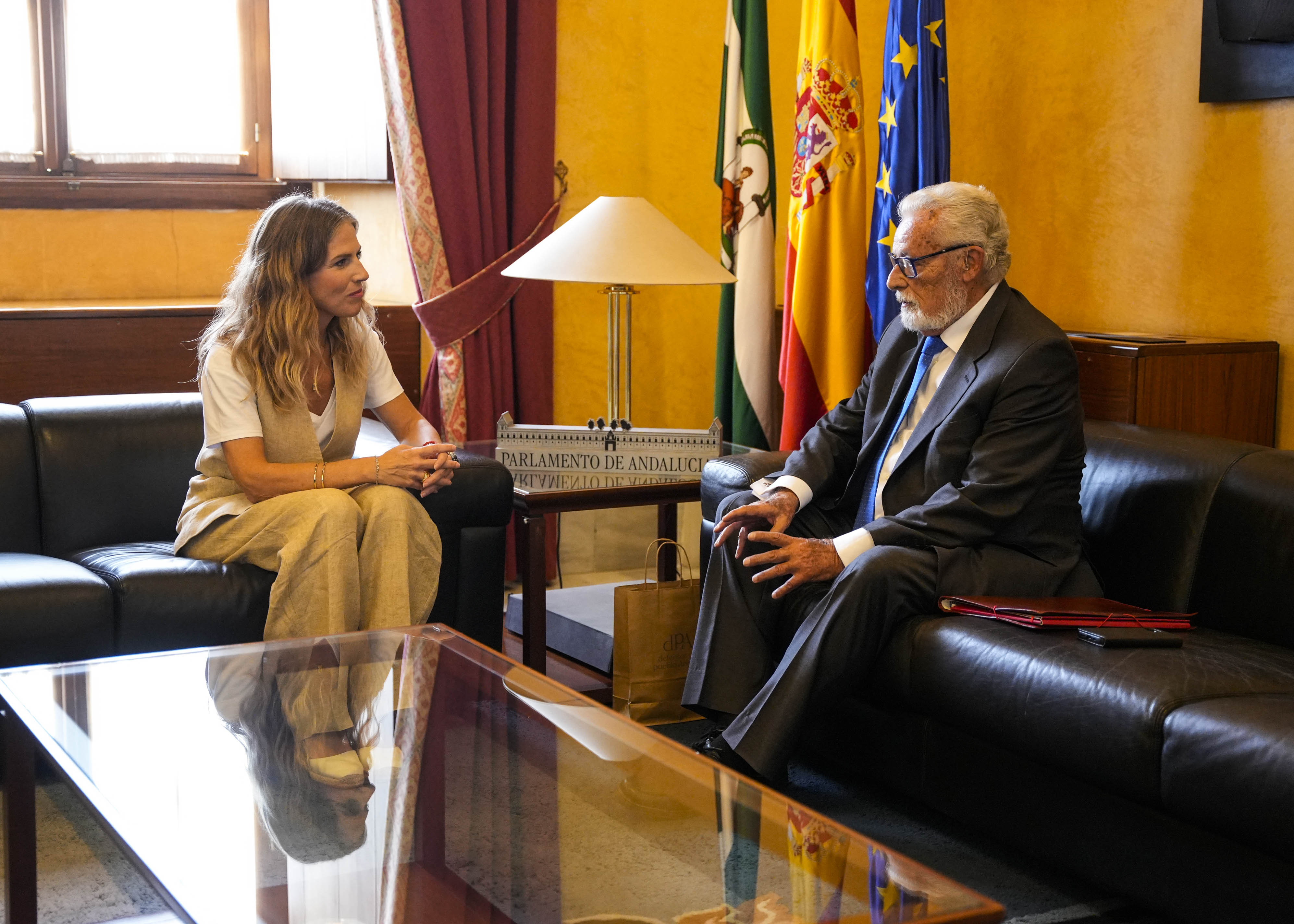  Ana Mestre reunida con el Defensor del Pueblo Andaluz