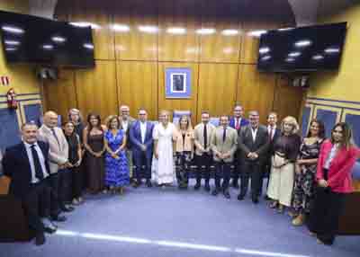 Foto de familia de la Comisi�n de Reglamento 