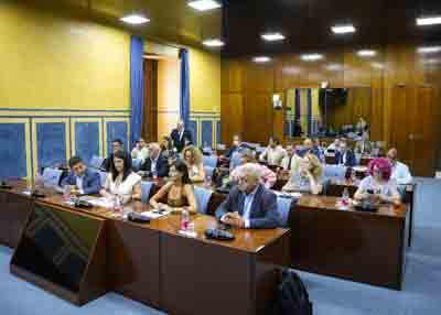  La Comisi�n de Econom�a, Hacienda y Fondos Europeos al inicio de la sesi�n  
