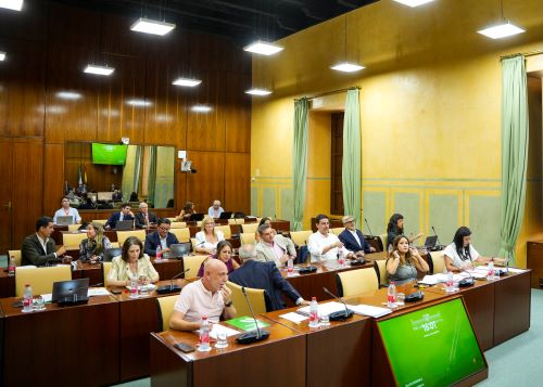 Miembros de la comisi�n de Fomento y Movilidad en su primera sesi�n
