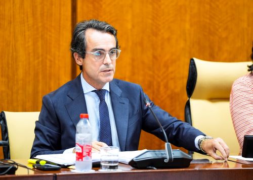   El consejero de Fomento y Movilidad,  Mario Mu�oz-Atanet, explica las l�neas principales de actuaci�n de su consejer�a