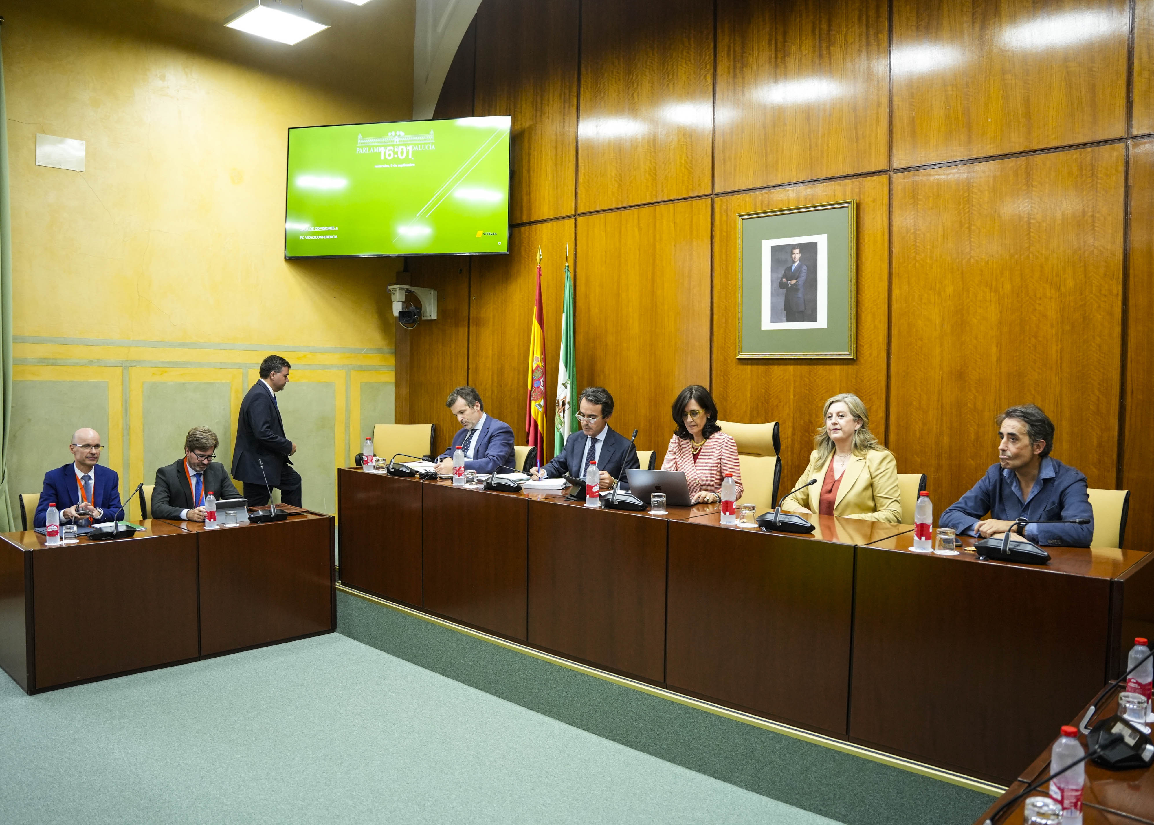  Mesa de la comisi�n de Fomento y Movilidad
