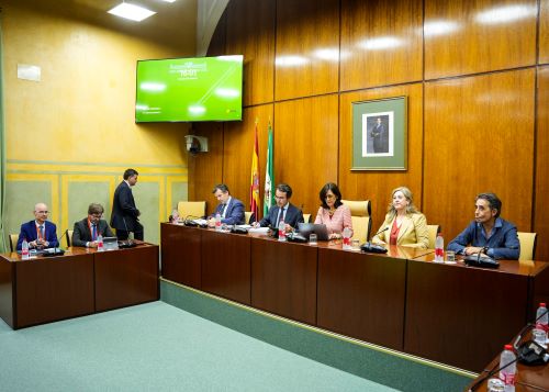  Mesa de la comisi�n de Fomento y Movilidad