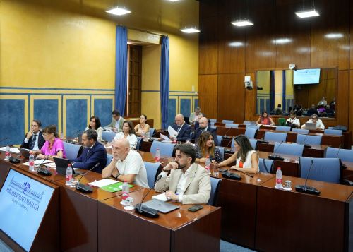 Miembros de la comisi�n de Vivienda, Juventud y Ordenaci�n del Territorio