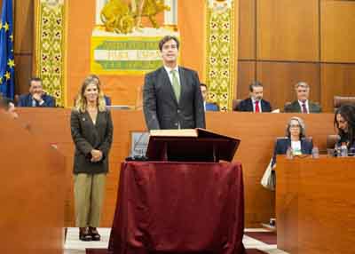 Juan Jos� Salvador jura acatar la Constituci�n y el Estatuto de Autonom�a para Andaluc�a 