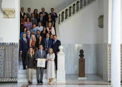   Representantes parlamentarios e institucionales de Granada se han reunido hoy en el Parlamento para apoyar la candidatura de la capital como Ciudad Europea de la Cultura 2031