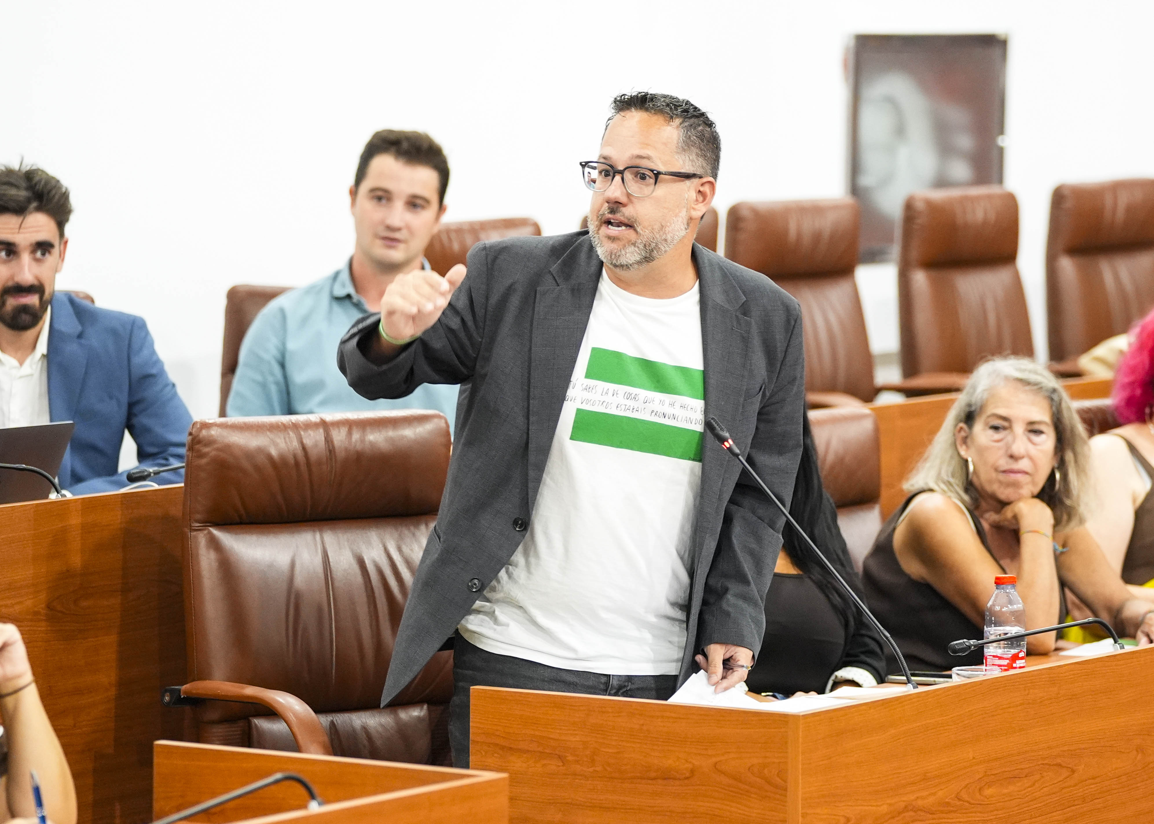  Jos� Ignacio Garc�a, portavoz del G.P. Adelante Andaluc�a, formula una pregunta al presidente sobre la situaci�n pol�tica de Andaluc�a 
