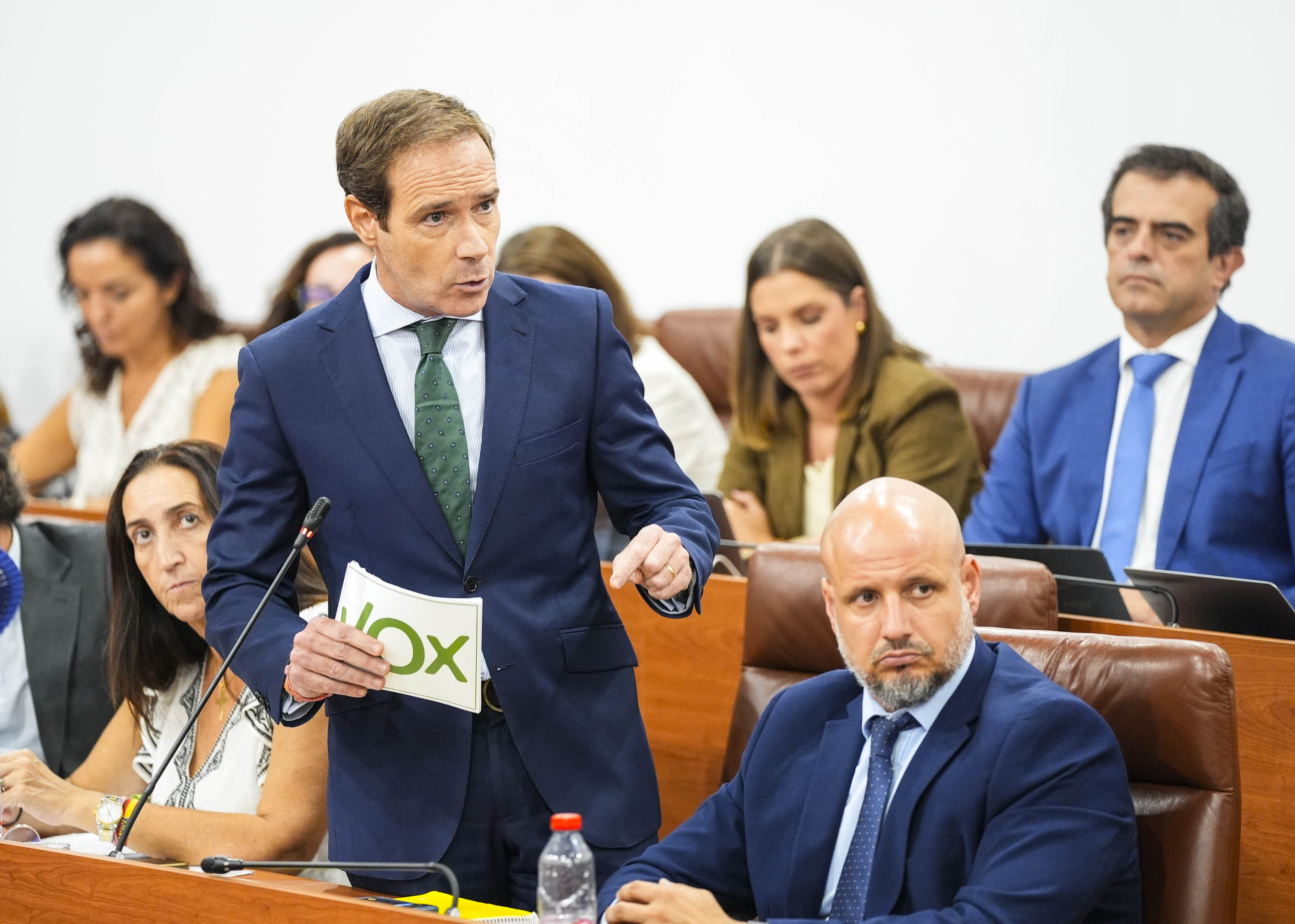 El portavoz del G.P. Vox, Javier Cort�s, realiza una pregunta al presidente de la Junta relativa a planes para esta nueva legislatura

