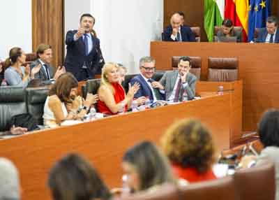 Antonio Mart�n, portavoz del G.P. Popular de Andaluc�a, finaliza las preguntas al presidente con una cuesti�n relativa a l�neas de actuaci�n ante la nueva legislatura 