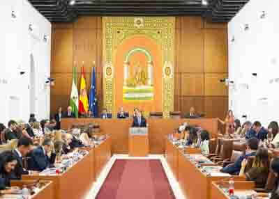 Antonio Sanz, consejero de Presidencia, Sanidad y Emergencias, informa en pleno sobre los incendios que se han producido este verano 