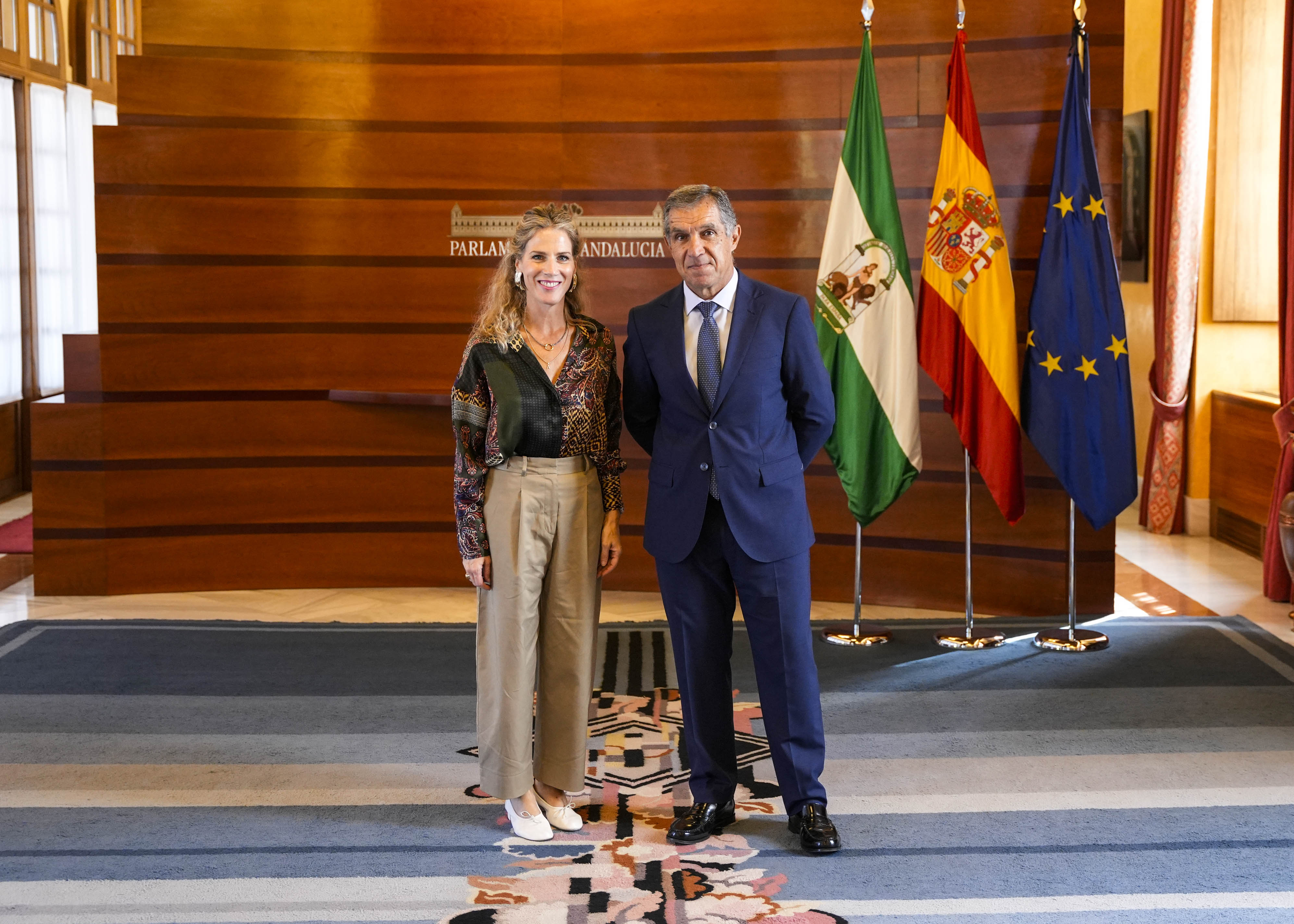 La presidenta del parlamento se re�ne con el presidente del TSJA
