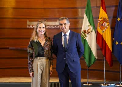  La presidenta del Parlamento y el presidente del TSJA antes de la reuni�n