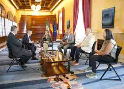  La presidenta del Parlamento reunida con la Federaci�n de Salud Mental de Andaluc�a