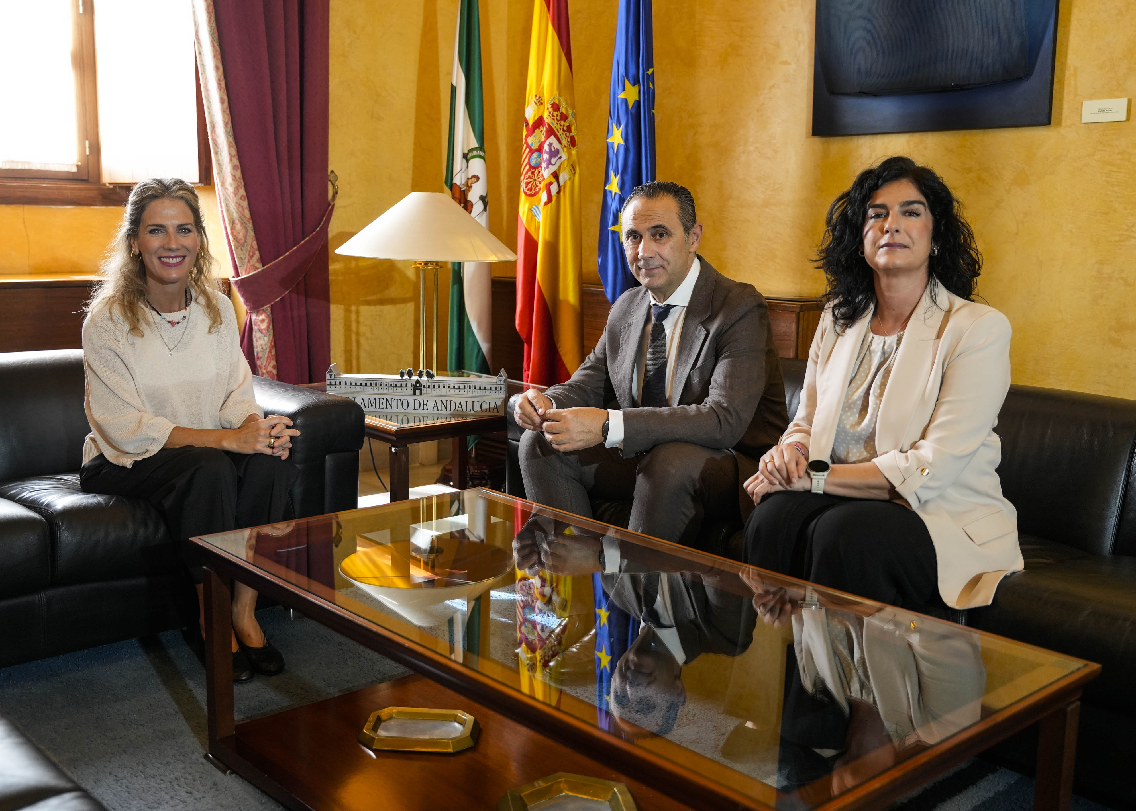  Ana Mestre junto a Germ�n Girela, presidente de CSIF Andaluc�a, y Teresa Hern�ndez, secretaria general de CSIF