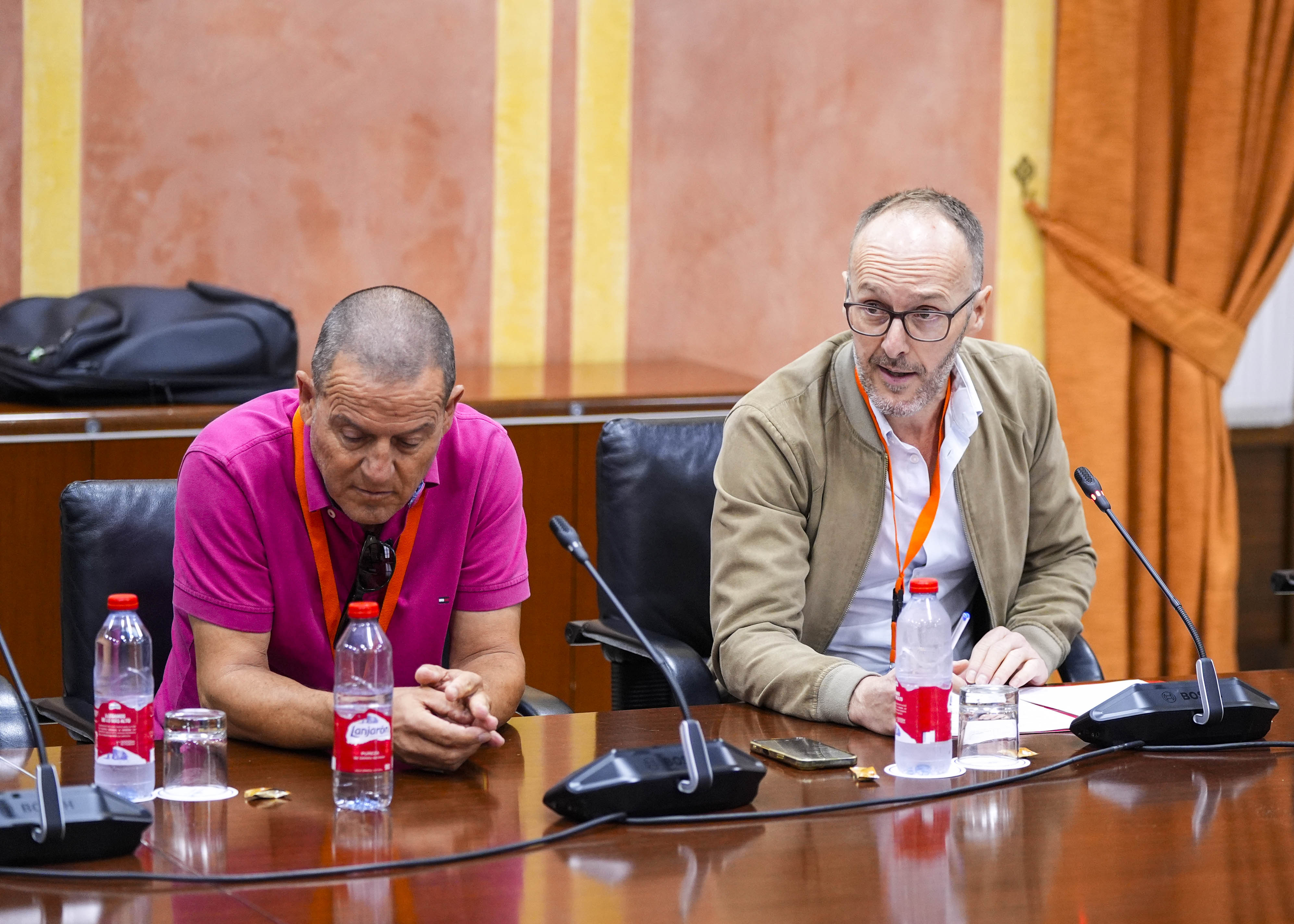  Rafael Gelo y Antonio Mac�as de UGT durante el debate de la ILP