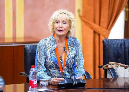  La presidenta de la Asociaci�n de Mujeres con C�ncer de Mama, �ngela Claverol