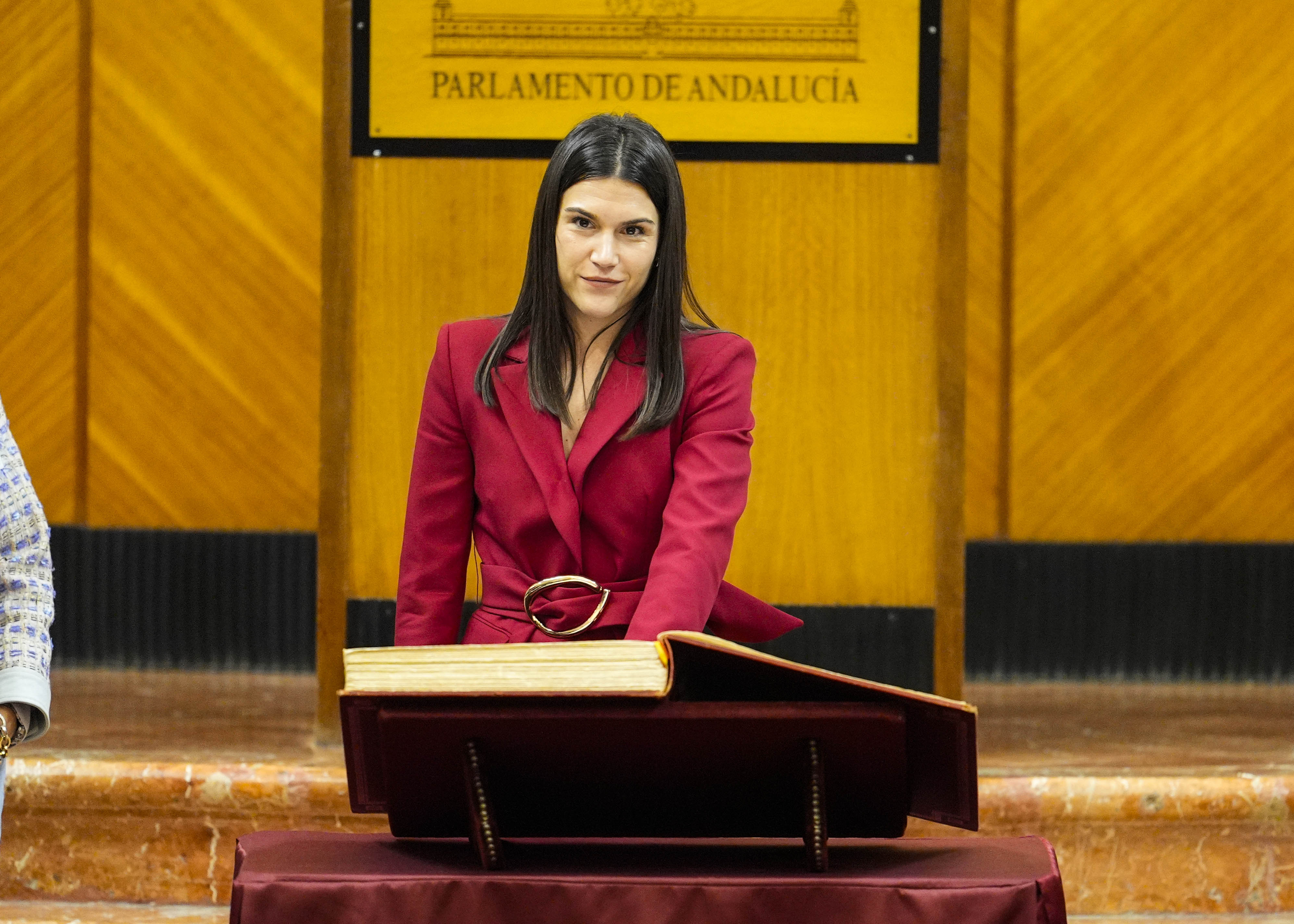 Mar�a Victoria Cruz, nueva diputada del Parlamento de Andaluc�a, durante el juramento de su cargo 