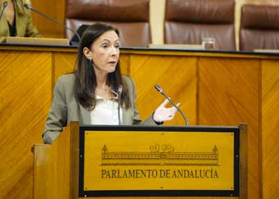  La consejera de Sostenibilidad y Medio Ambiente, Fina Mart�nez, contesta a la interpelaci�n de Adelante Andaluc�a