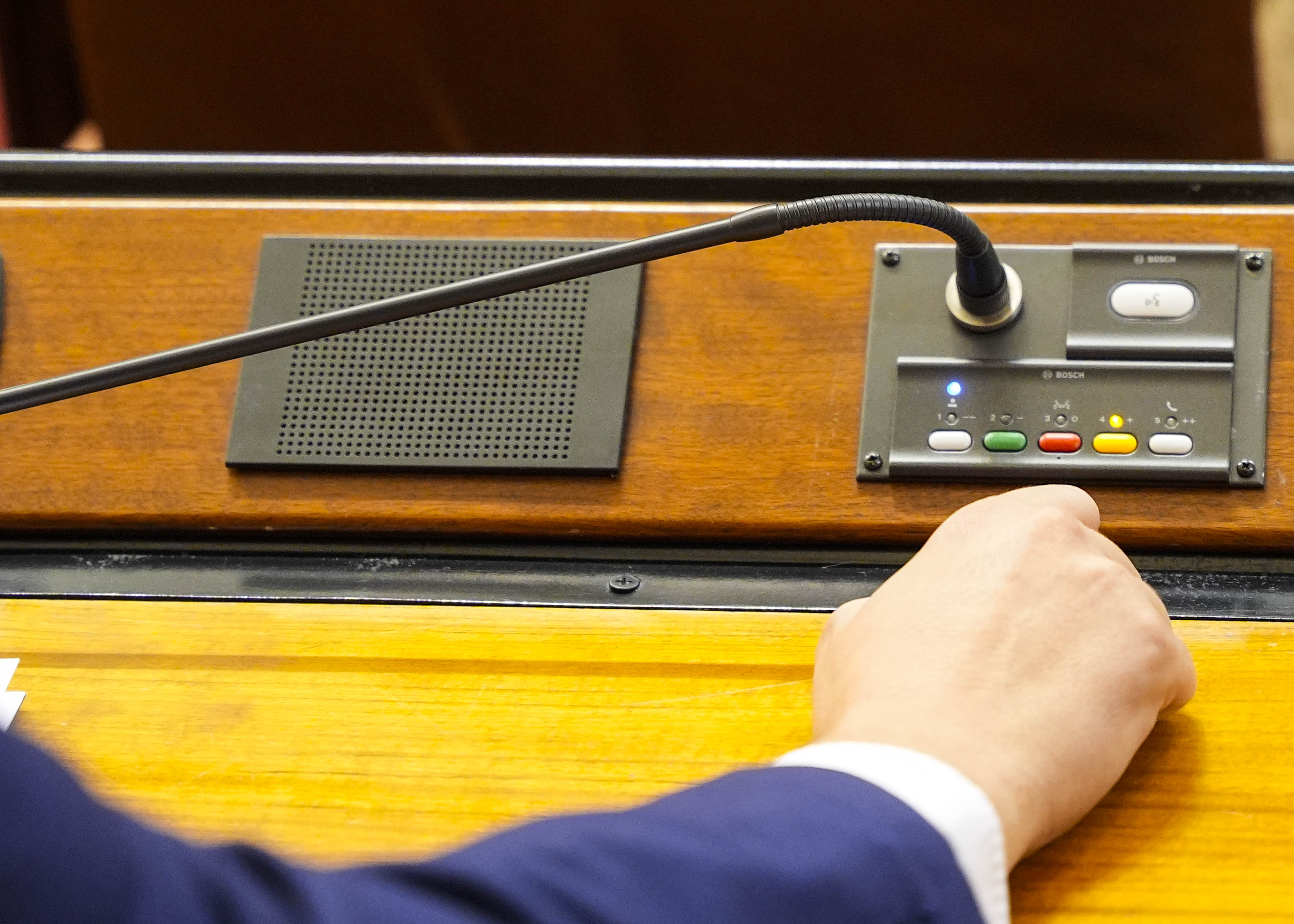  Los botones de votaci�n de un esca�o