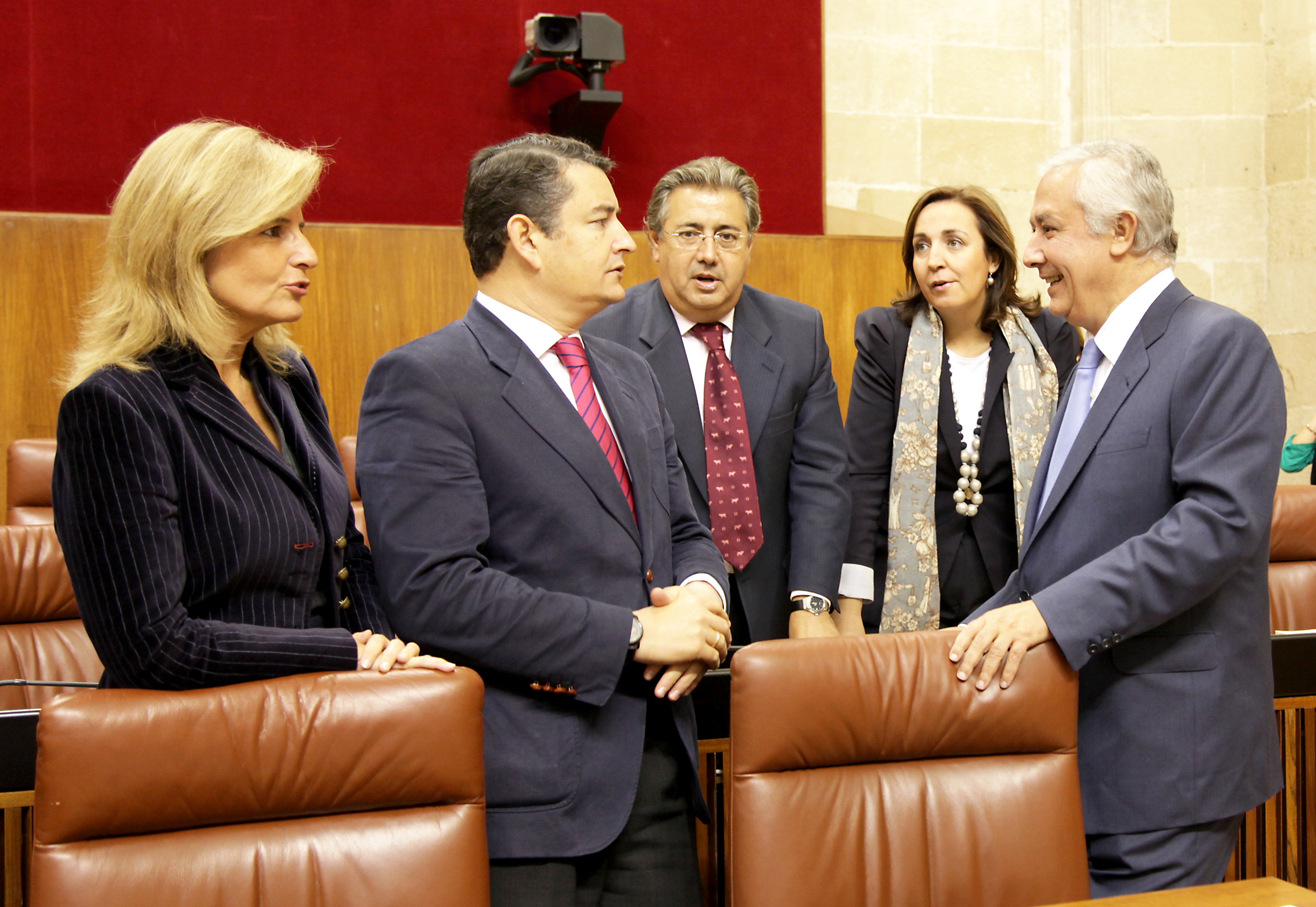 Diputados del Grupo parlamentario Popular, al comienzo de la sesin plenaria