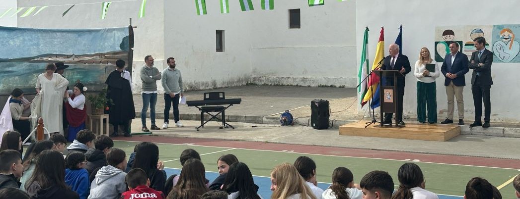 Jesús Aguirre participa en los actos de conmemoración por el Día de Andalucía del centro docente