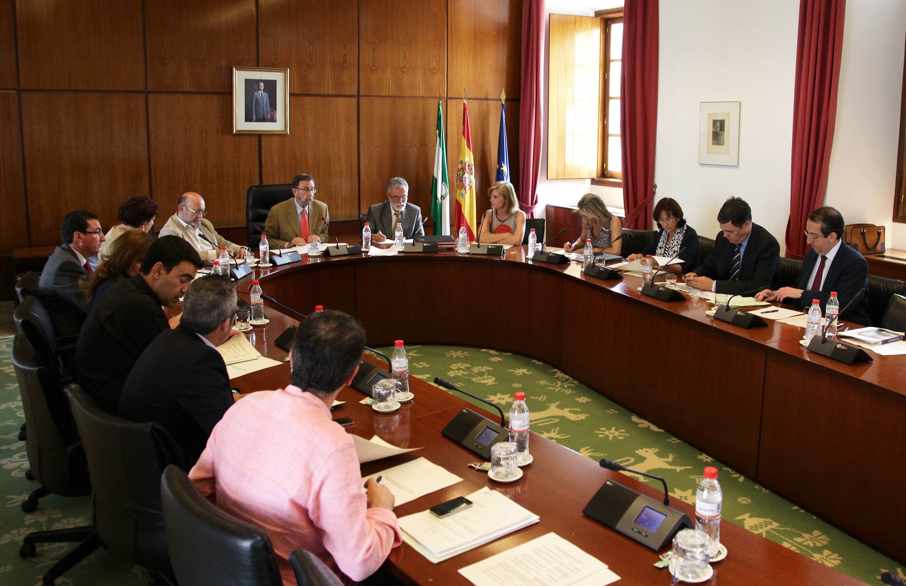 La Junta de Portavoces ha aprobado el orden del d�a de la primera sesi�n plenaria ordinaria de la IX Legislatura, que se celebrar� los d�as 23 y 24 de mayo