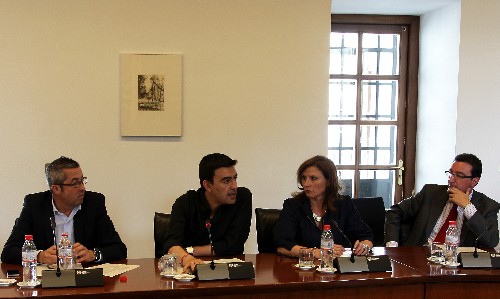Mario Jim�nez, portavoz del Grupo Socialista, durante su intervenci�n