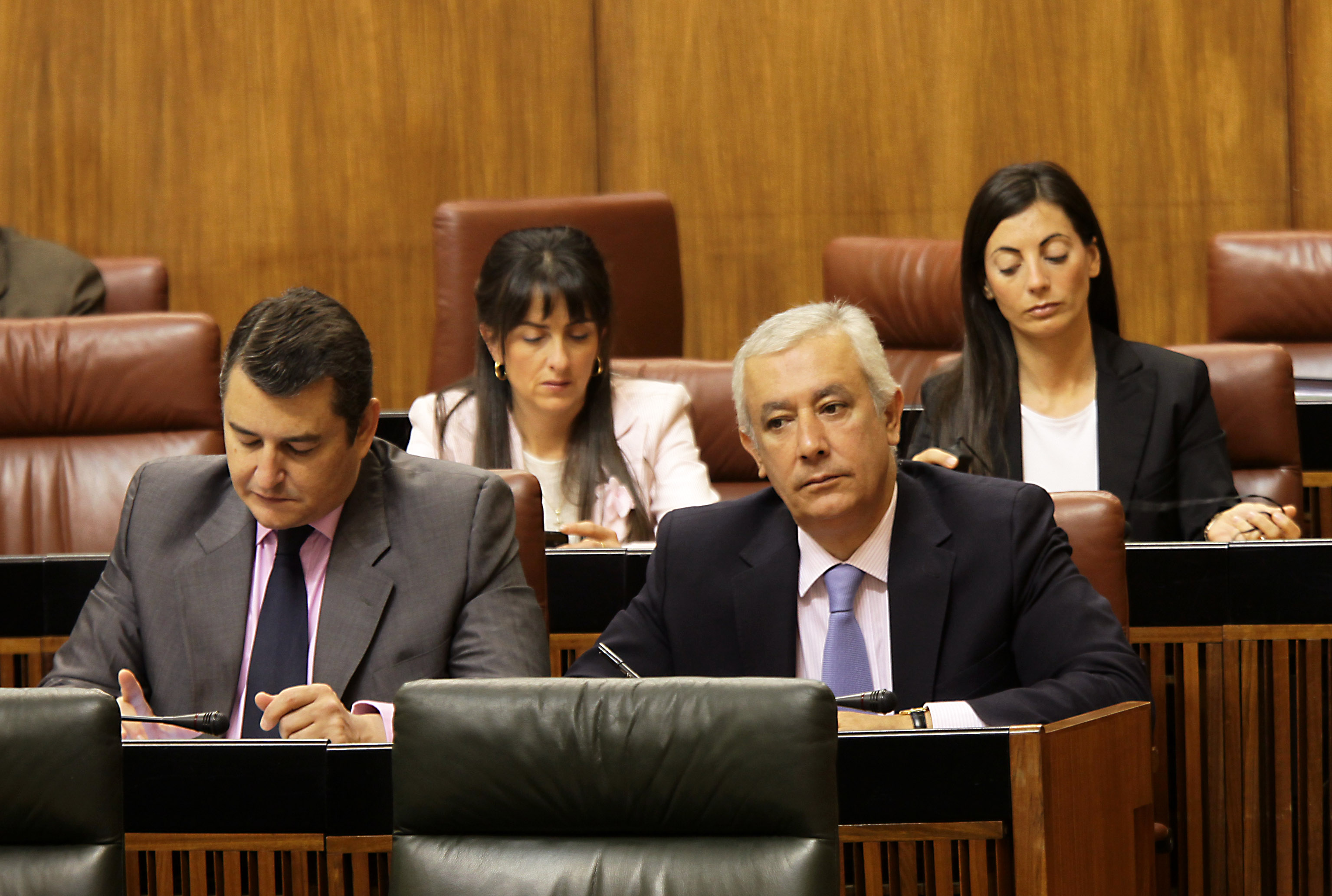 Antonio Sanz, Javier Arenas, Ar�nzazu Mart�n y Rosario Soto, del Grupo Popular, en el Pleno