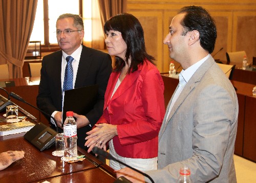 Los miembros de la Mesa de la Comisi�n de Justicia e Interior: la presidenta, Micaela Navarro; el vicepresidente, Jacinto Mu�oz Madrid, y el secretario, Alfonso Rodr�guez G�mez de Celis 