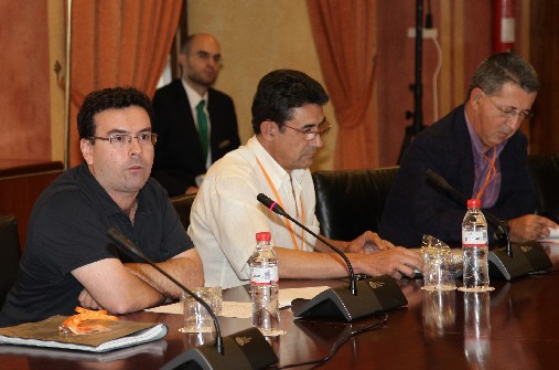 Representantes de sindicatos de Funcionarios, de M�dicos y de la Asociaci�n APIA