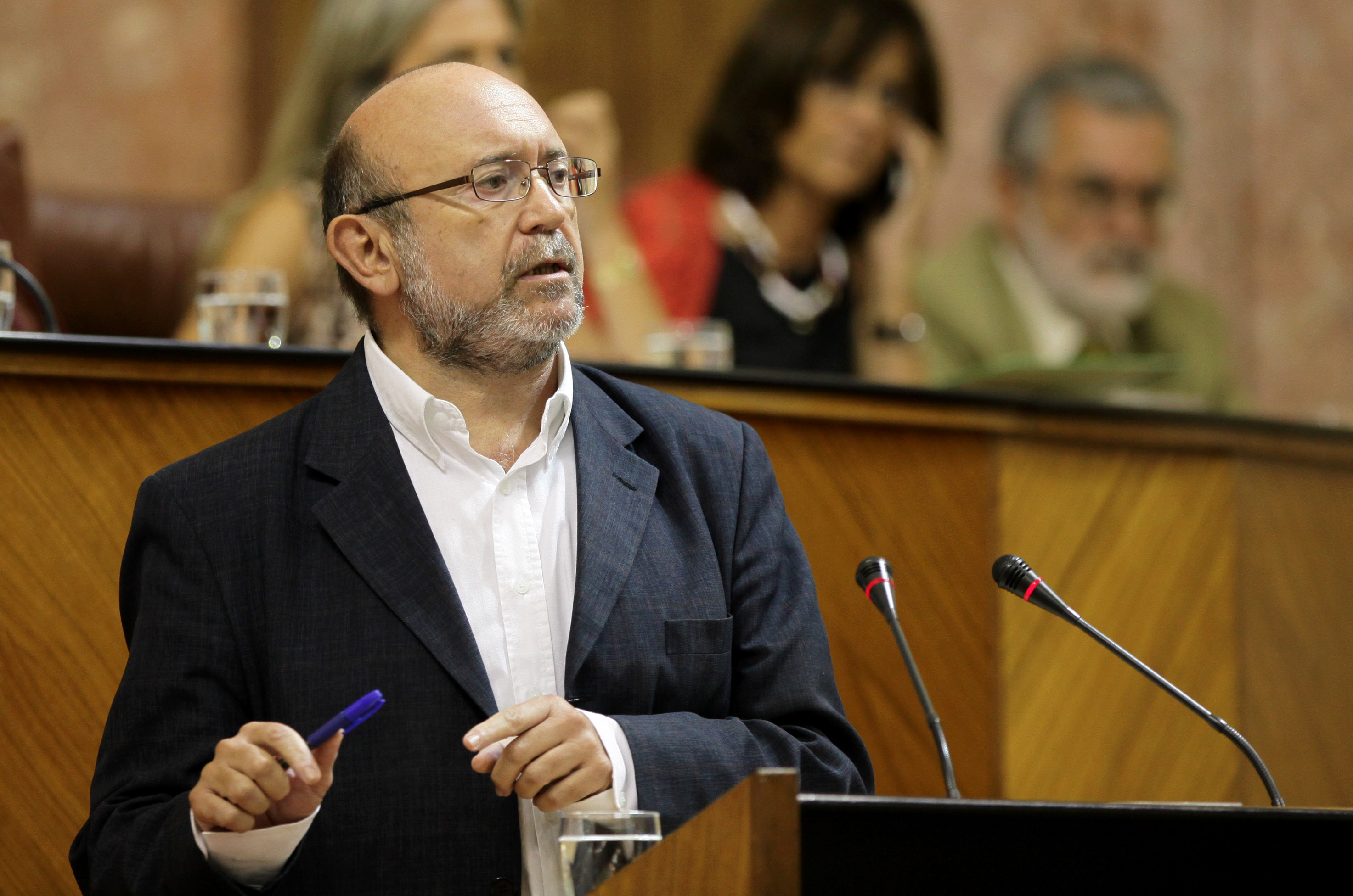 Ignacio Garc�a, diputado del Grupo Izquierda Unida, en su primera intervenci�n en la sesi�n plenaria