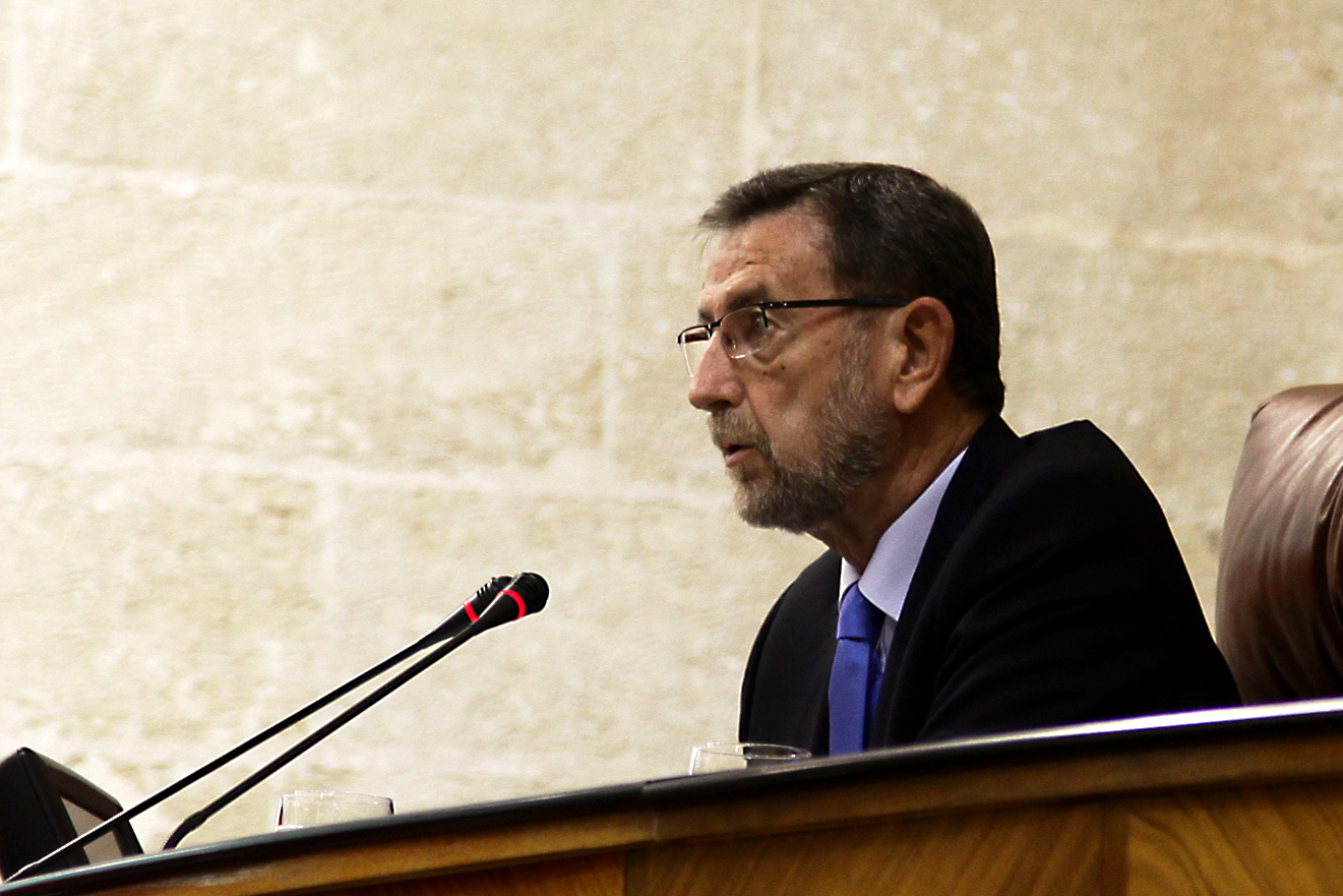 El presidente del Parlamento, Manuel Gracia, recordando la figura de Gregorio Peces-Barba 