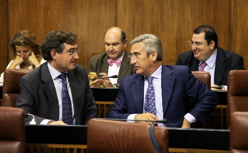 Diputados del Grupo Popular en sus esca�os durante la sesi�n