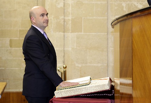 Manuel Carmona promete su cargo como diputado ante el Pleno