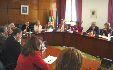 La Diputación Permanente en un momento de la reunión que ha celebrado esta mañana