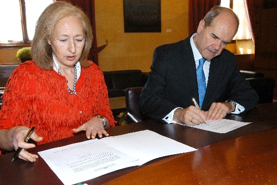 Manuel Chaves firma su renuncia como diputado