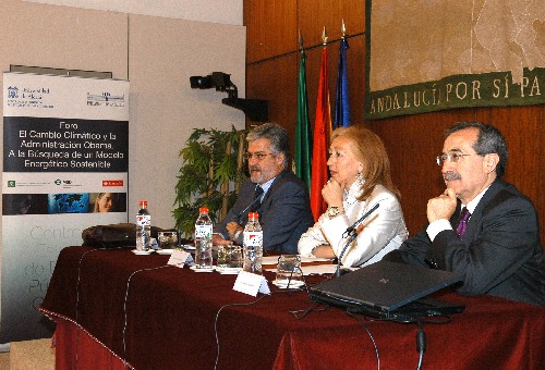 Marín, Coves y Zapatero, en la apertura del foro
