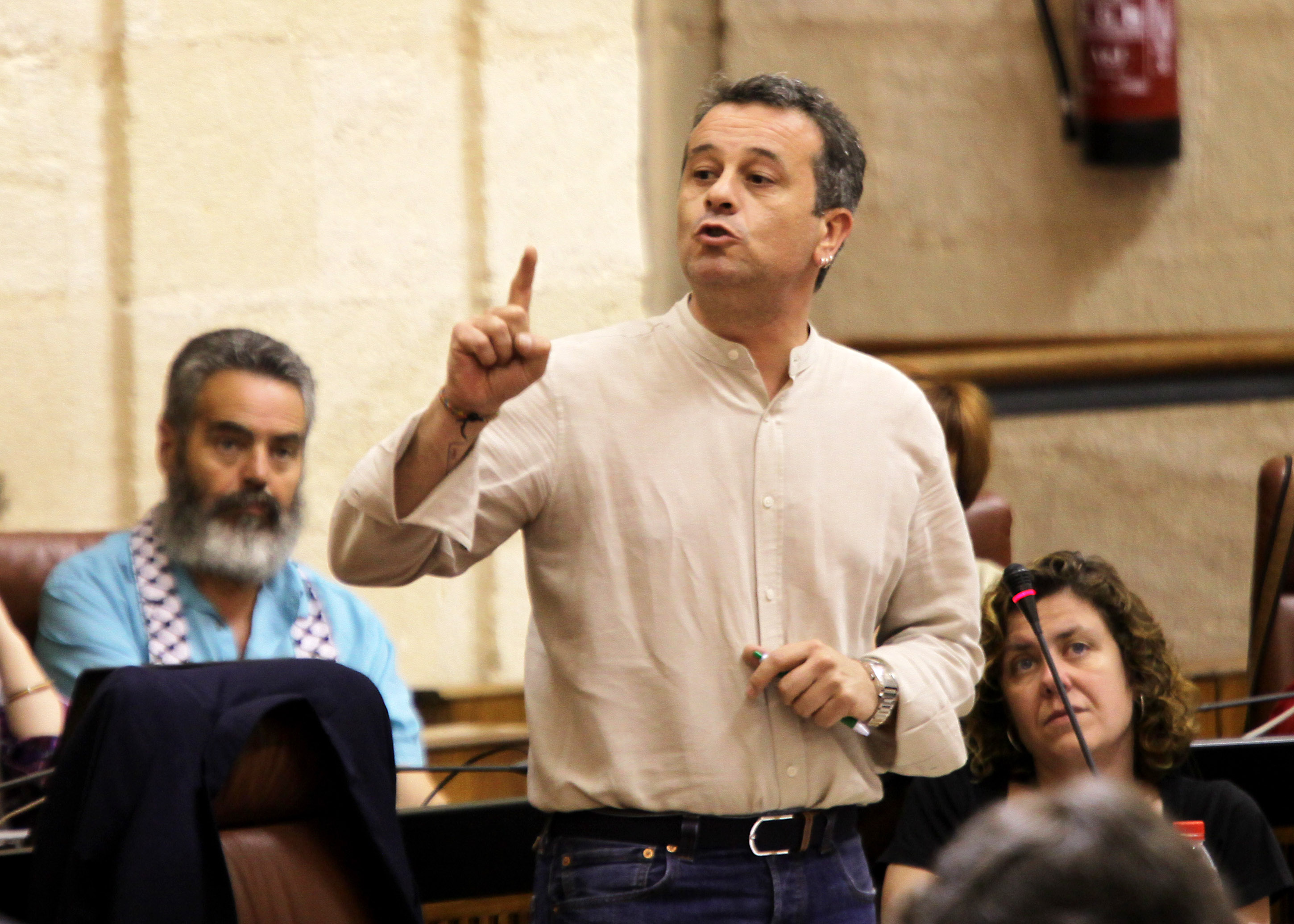 Jos� Antonio Castro, portavoz del Grupo IULV-CA, en la sesi�n de control