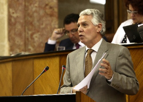 Francisco Menacho, del Grupo Socialista, en la defensa de la �ltima proposici�n del Pleno