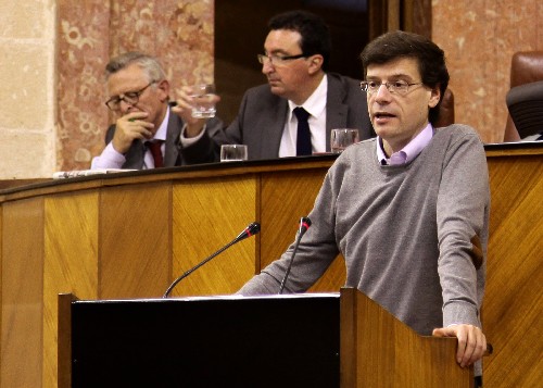 Carmelo Gmez, del Grupo Socialista, presenta al Pleno una iniciativa de medidas para la creacin de empleo y fomento del emprendimiento en Andaluca