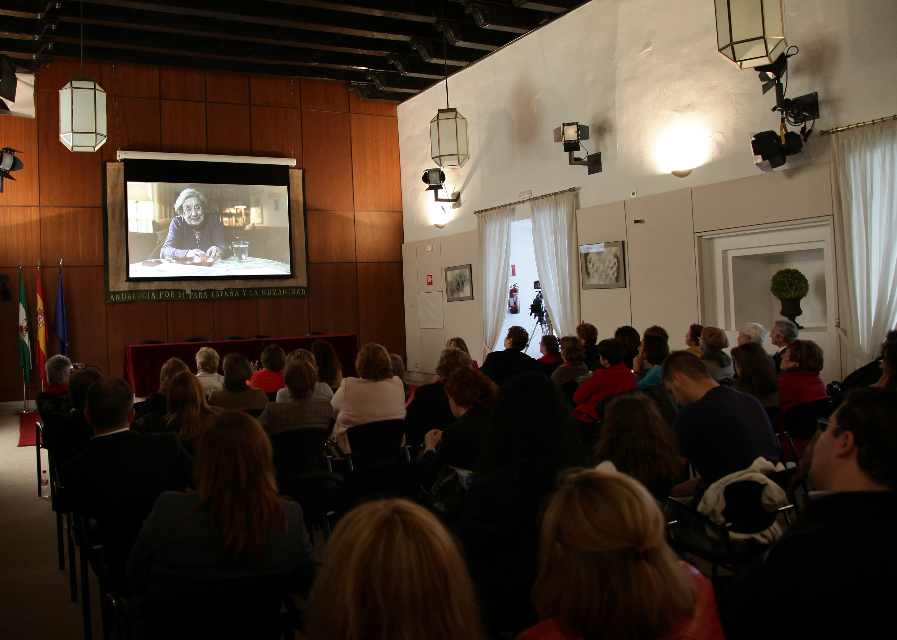 El Saln de Usos Mltiples, durante la proyeccin del documental
